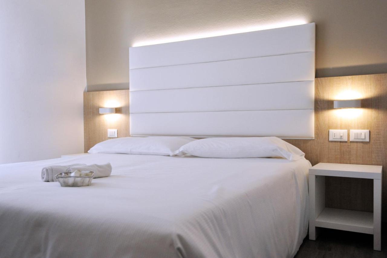 Hotel Etna Caorle Kültér fotó