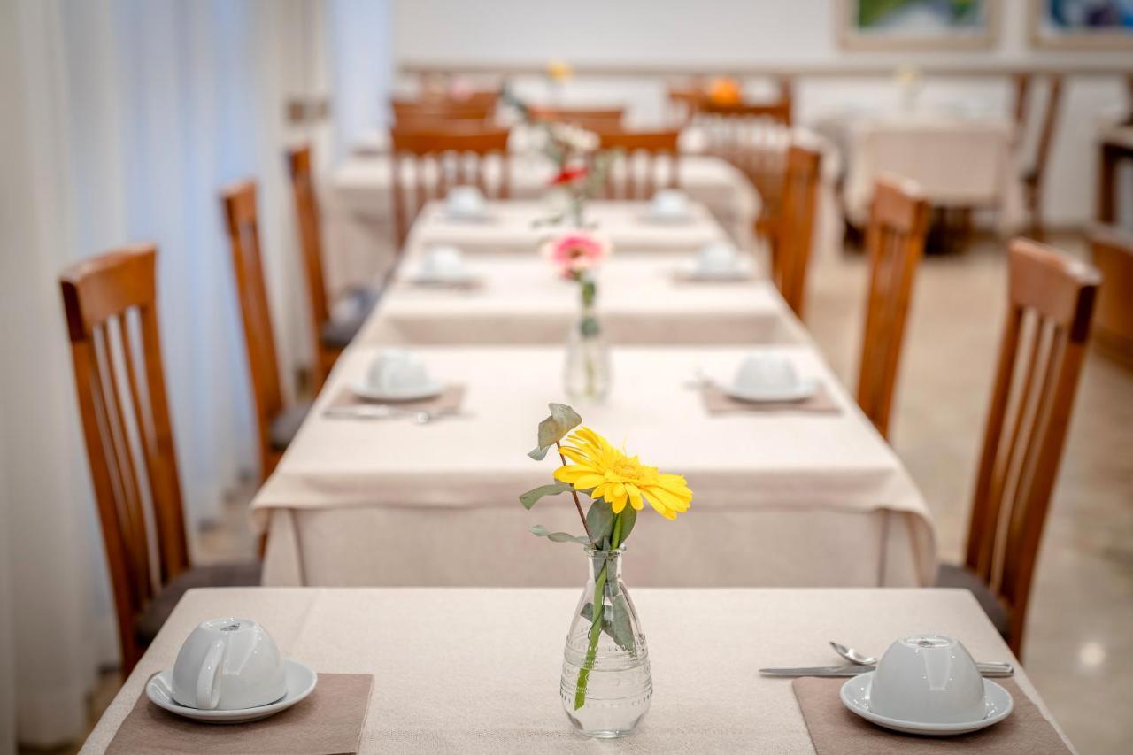 Hotel Etna Caorle Kültér fotó