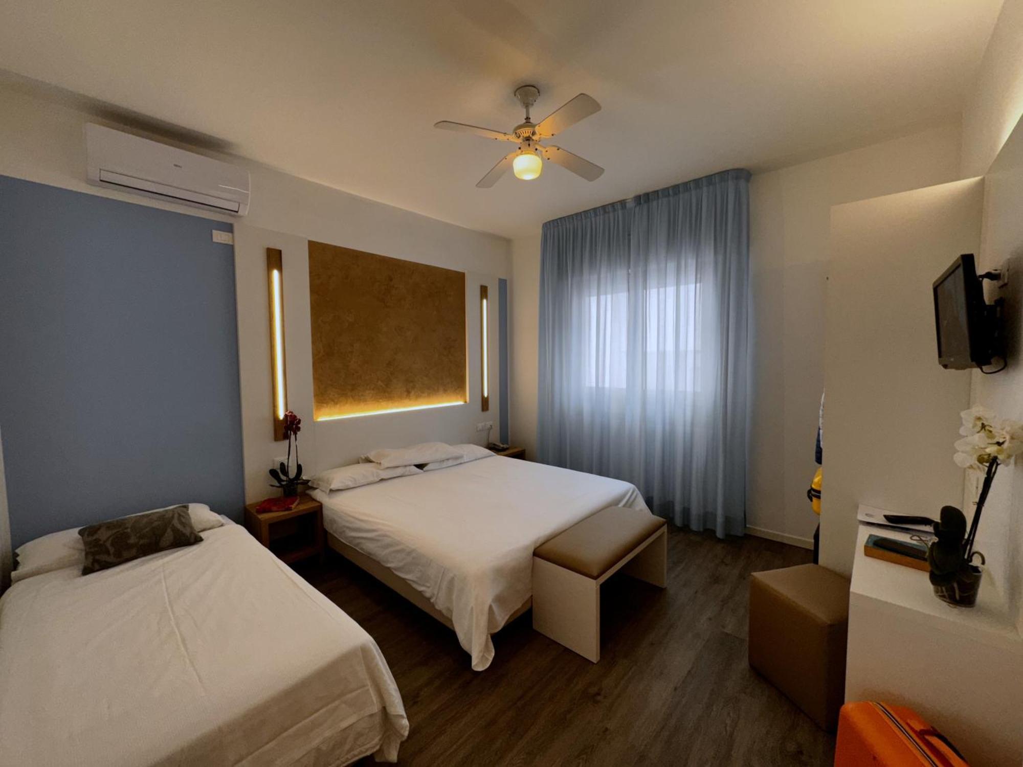 Hotel Etna Caorle Kültér fotó