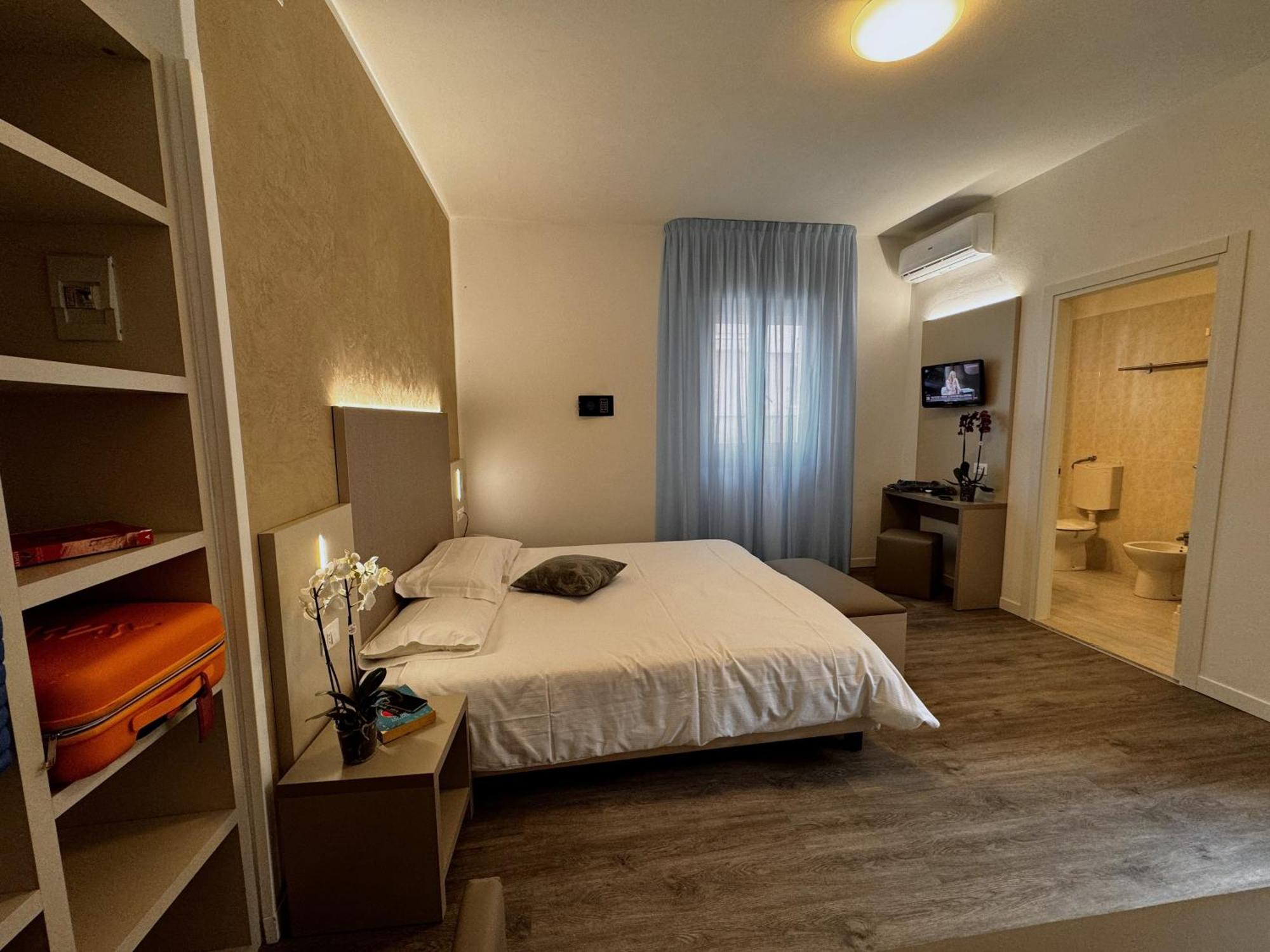 Hotel Etna Caorle Kültér fotó