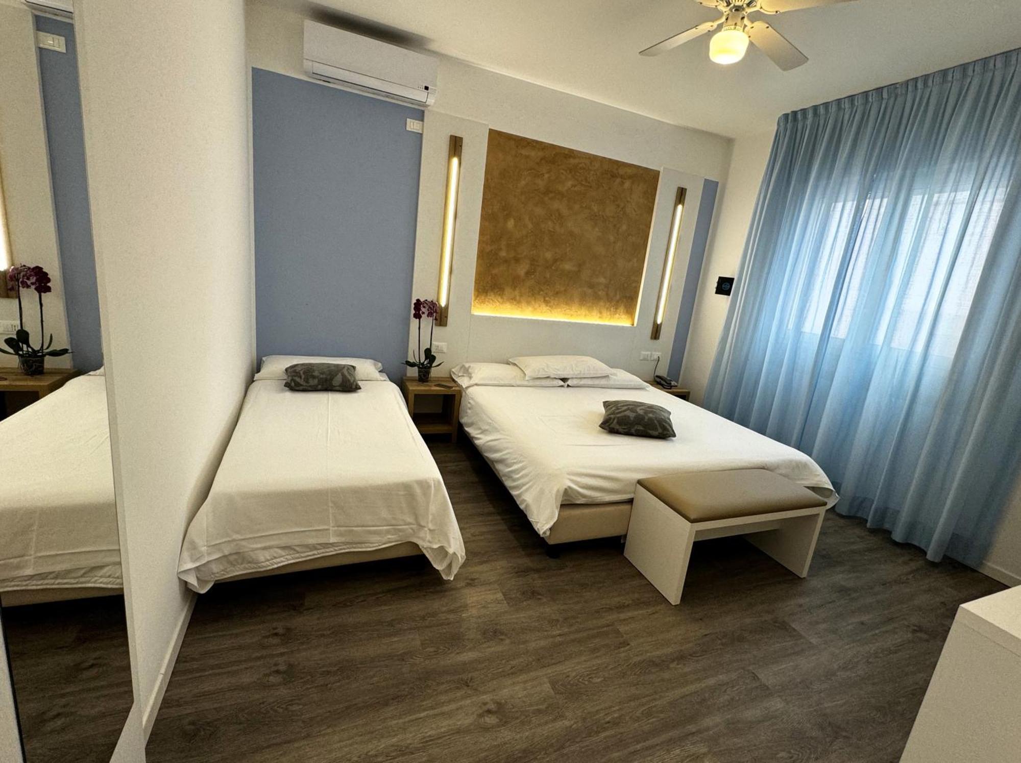 Hotel Etna Caorle Kültér fotó