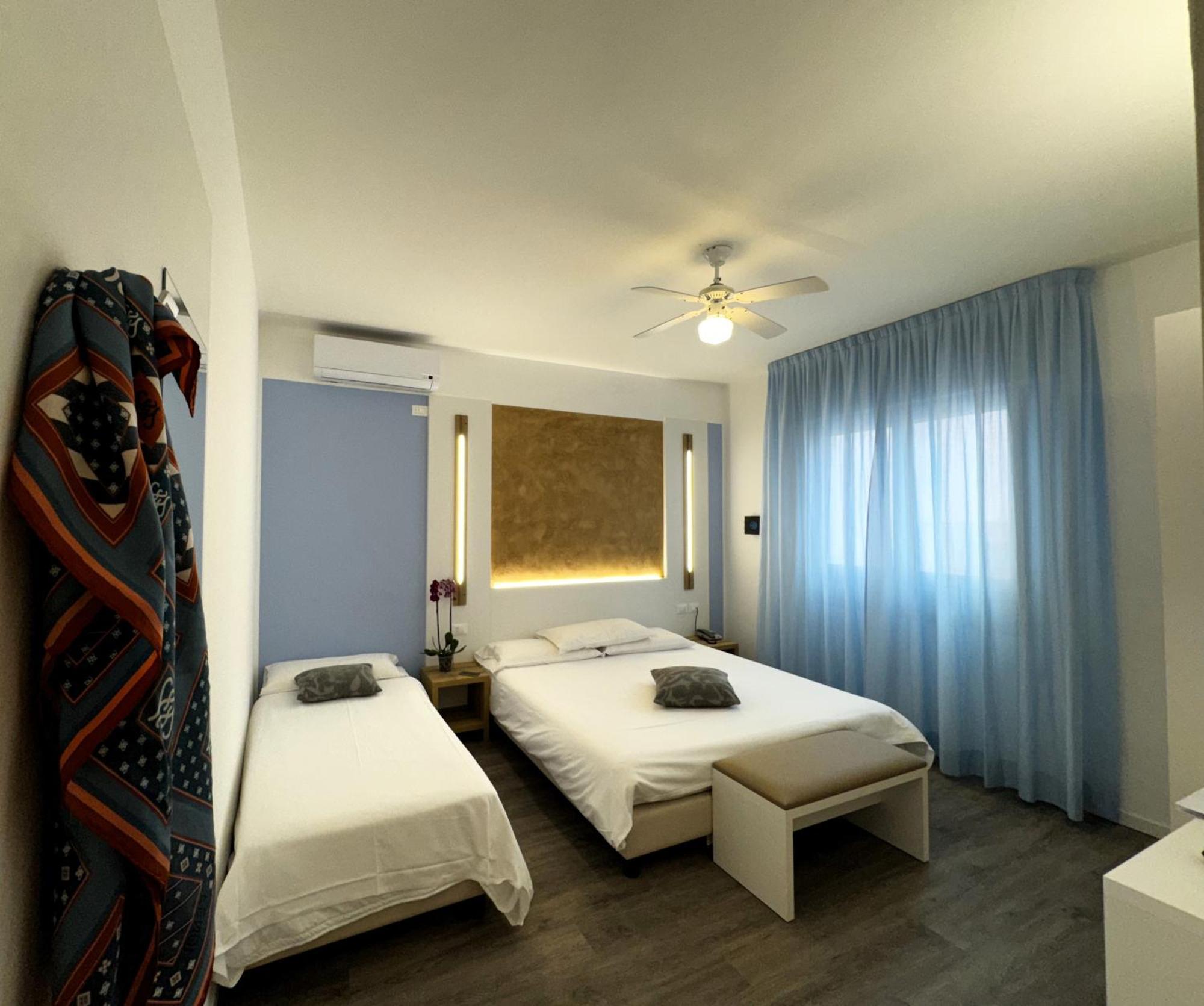 Hotel Etna Caorle Kültér fotó